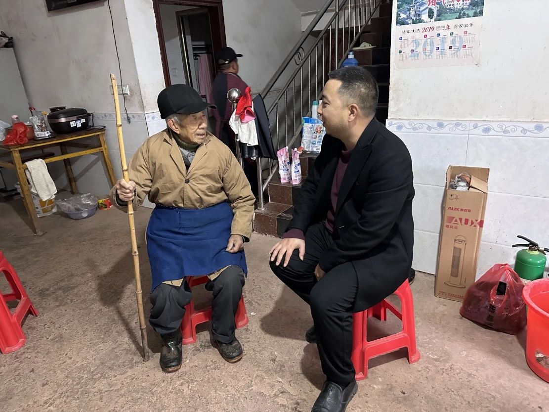 高坪区残联开展走访困难重度残疾人工作2.jpg
