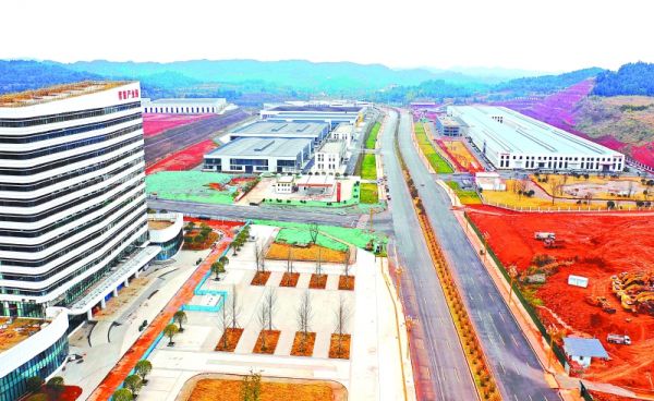 临江新区西充片区先进制造（真空）产业园。李同周摄